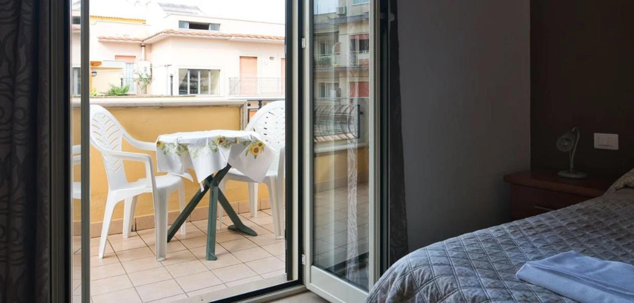 La Casa Degli Artisti 1 Hotel Nettuno Luaran gambar