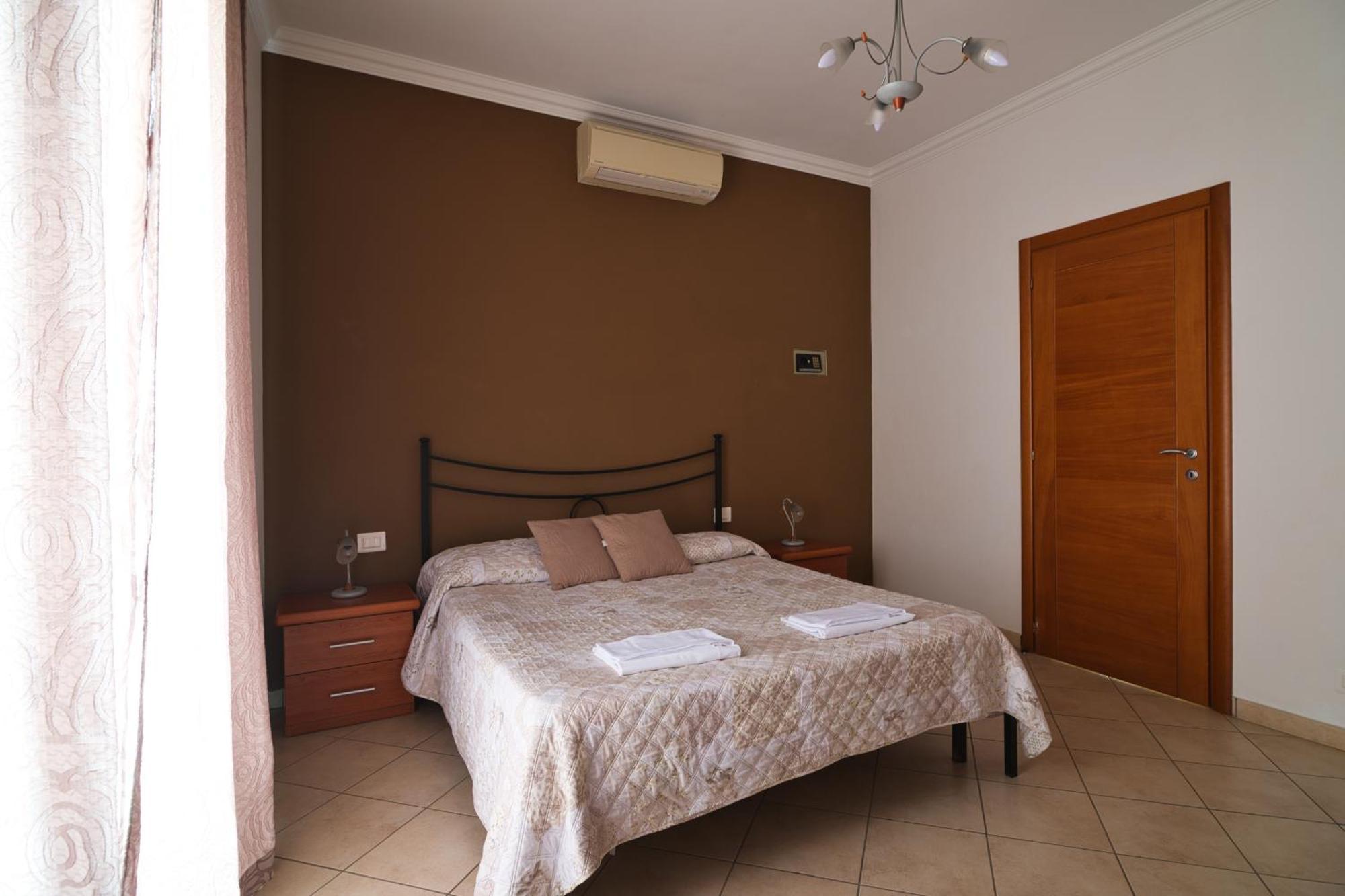 La Casa Degli Artisti 1 Hotel Nettuno Luaran gambar